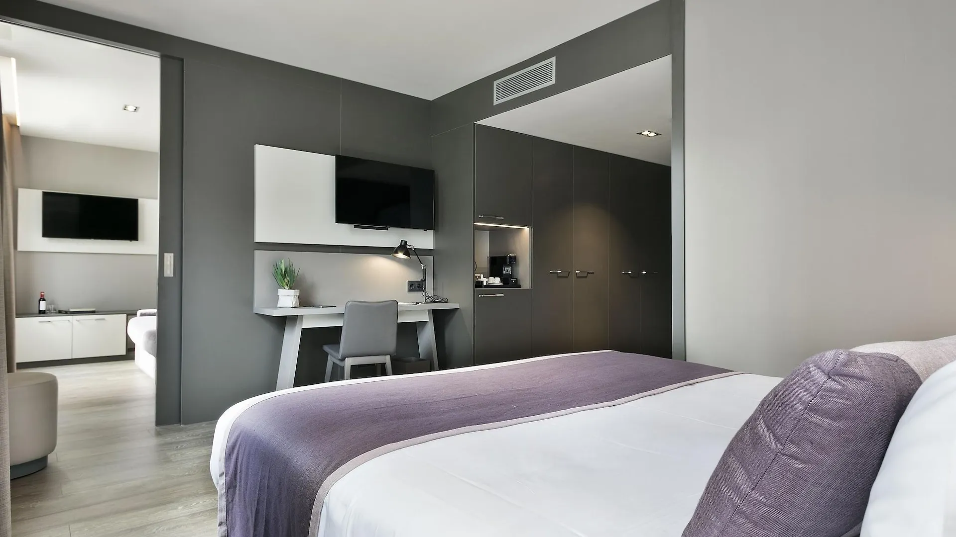 Hotel Upper Diagonal Barcelona 4*,